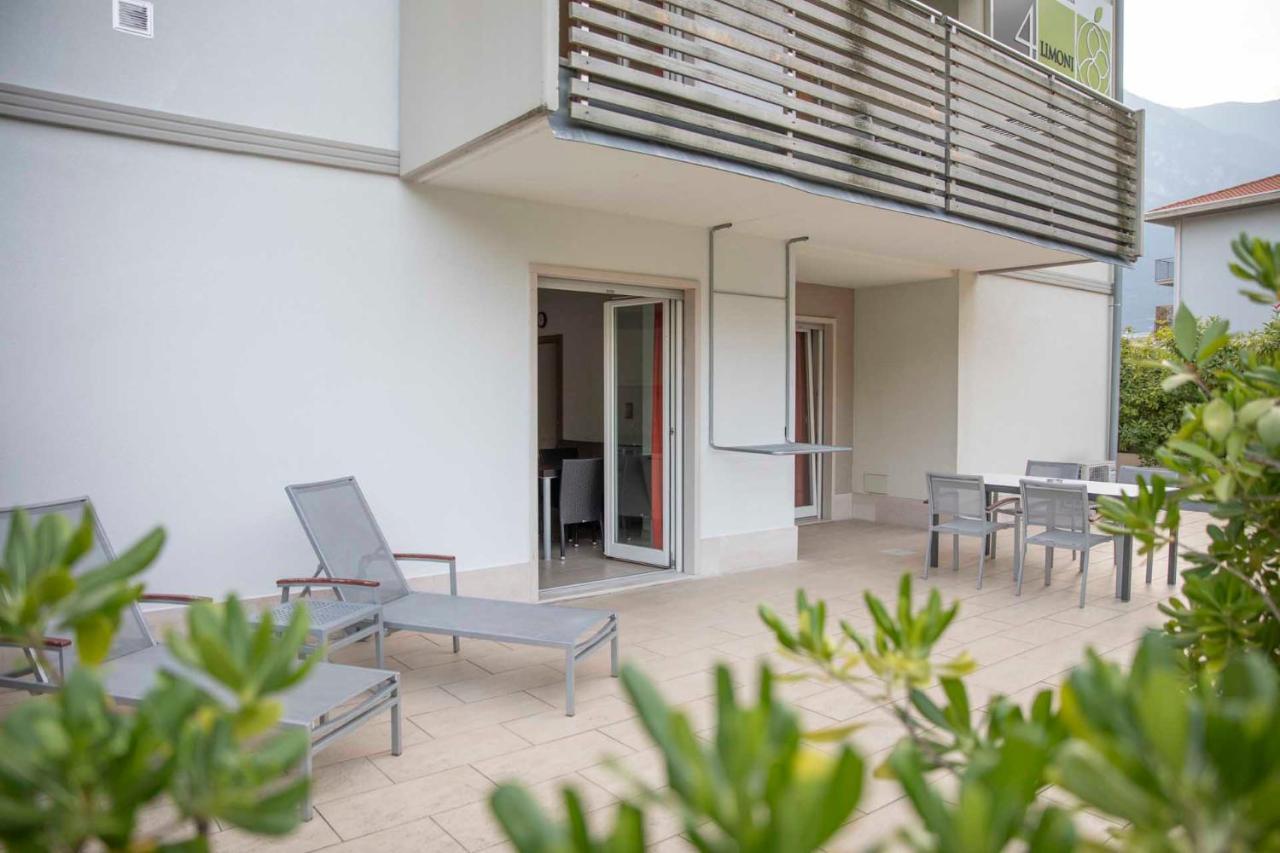 4 Limoni Apartment Resort Riva del Garda Exterior photo